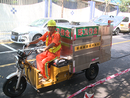乐冠体育环保-小型高压冲洗车