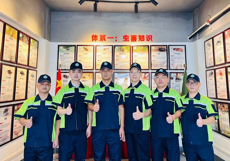 乐冠体育环保：消杀团队照片