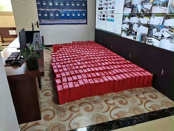 1乐冠体育环保-五一商家爱心慰问活动