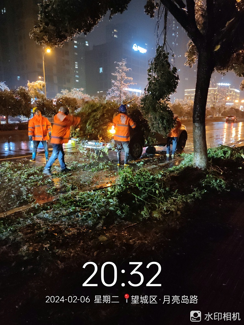 乐冠体育环保：清冰除雪