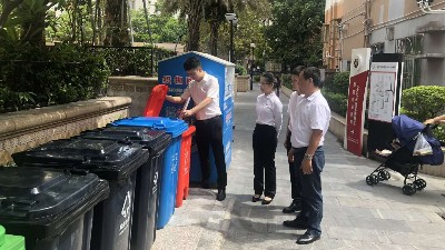 乐冠体育环保-党员先锋现场学习垃圾分类