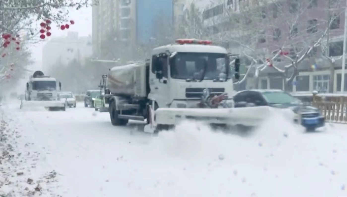 乐冠体育环保-喀什乐冠体育环保清雪行动（2）