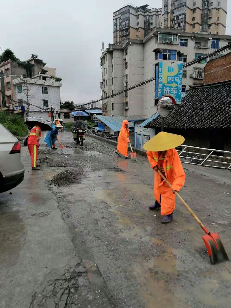 乐冠体育人紧急清淤保畅通-乐冠体育环保